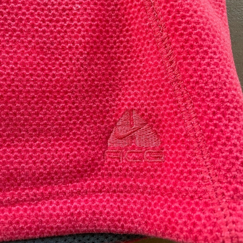 Women’s Nike ACG Coral Pink/Red Quarter-Zip Polar-tech Fleece, Medium - Picture 4 of 6